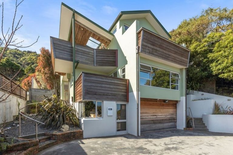 Photo of property in 3a Kaitawa Road, York Bay, Lower Hutt, 5013