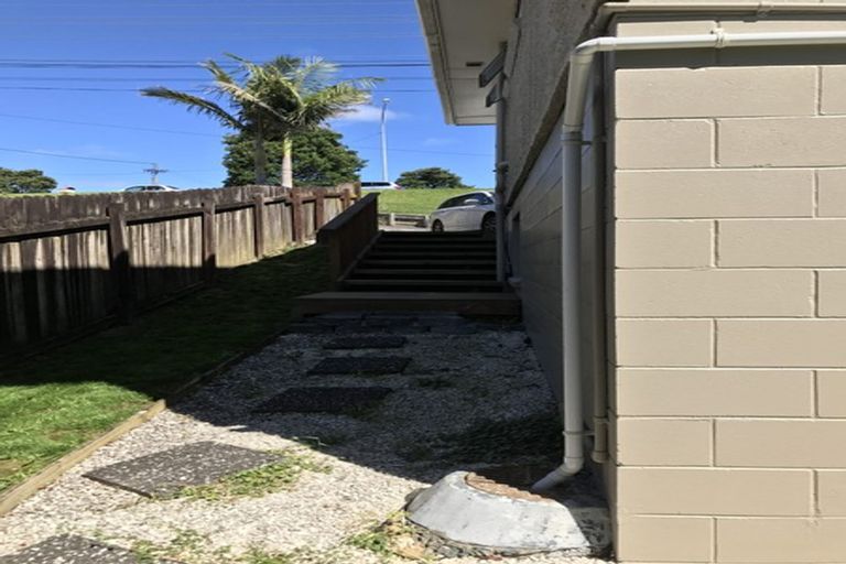 Photo of property in 757 East Coast Road, Northcross, Auckland, 0630