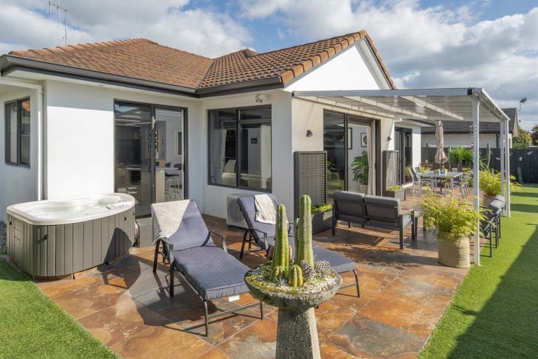 Photo of property in 39 Inverness Drive, Pyes Pa, Tauranga, 3112