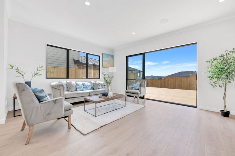 Photo of property in 19 Dungloe Avenue, Flat Bush, Auckland, 2019