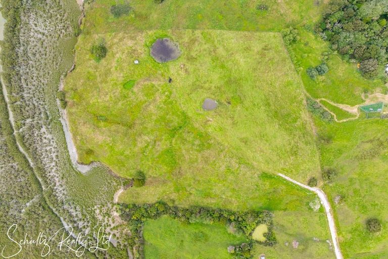 Photo of property in 215c Heatley Road, Whakapirau, 0583