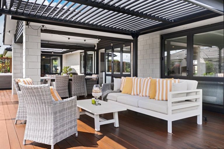 Photo of property in 2 Olive Close, Omokoroa, 3114