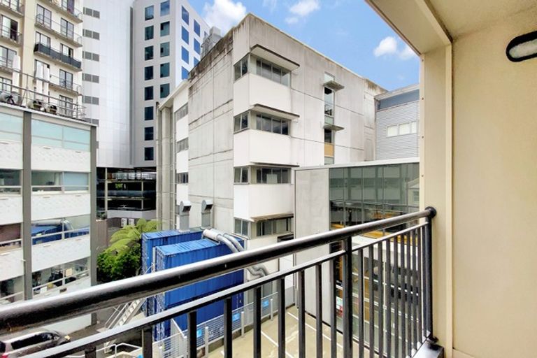 Photo of property in Oxford Apartments, 4a/13 Mount Street, Auckland Central, Auckland, 1010
