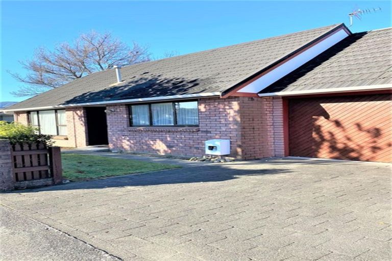 Photo of property in 52 Mcparland Street, Ebdentown, Upper Hutt, 5018