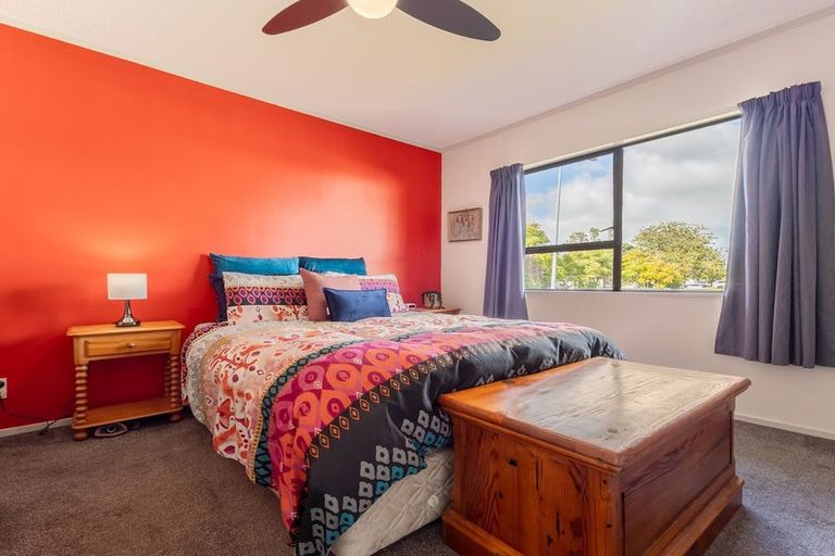 Photo of property in 79 Aorangi Road, Paraparaumu, 5032