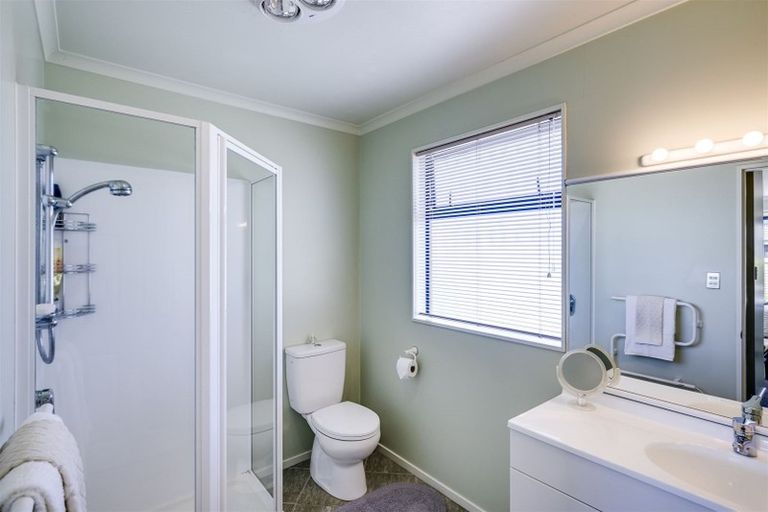 Photo of property in 2 Chelsea Drive, Taradale, Napier, 4112