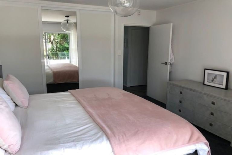 Photo of property in 1/34 Uxbridge Road, Mellons Bay, Auckland, 2014