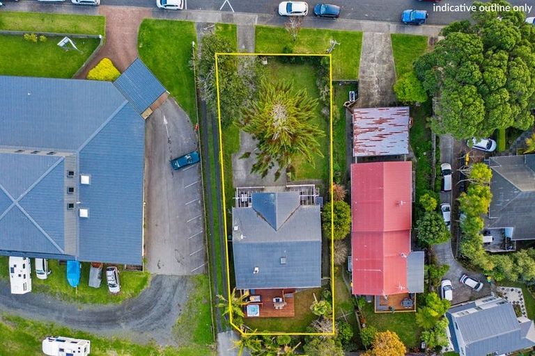 Photo of property in 35 Birkdale Road, Birkdale, Auckland, 0626