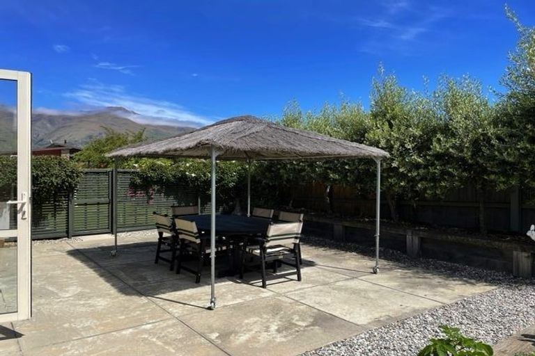 Photo of property in 17 Perrow Street, Wanaka, 9305