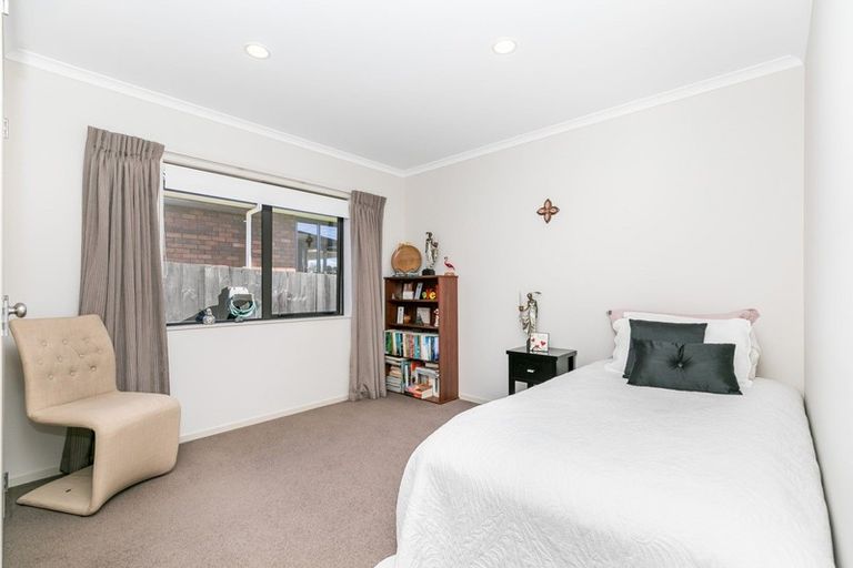 Photo of property in 2 Ruske Place, Grandview Heights, Hamilton, 3200