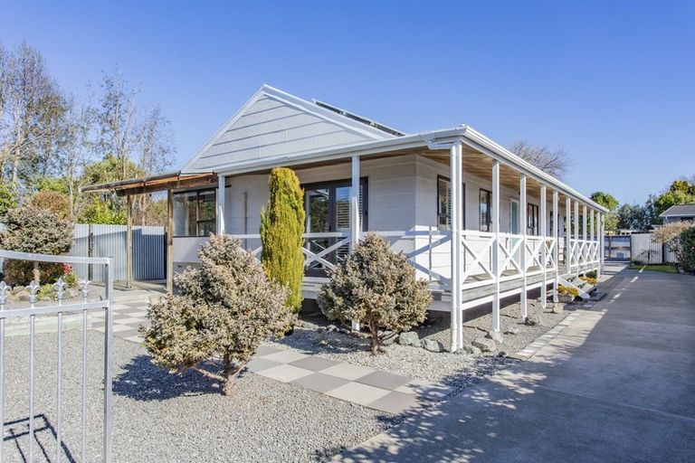 Photo of property in 1 Ensors Place, Waikuku Beach, 7402