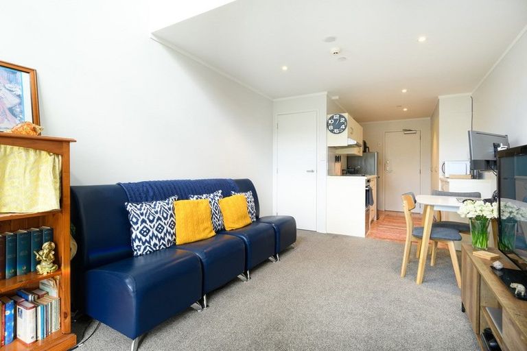 Photo of property in 25b/30 Westward Ho, Glen Eden, Auckland, 0602