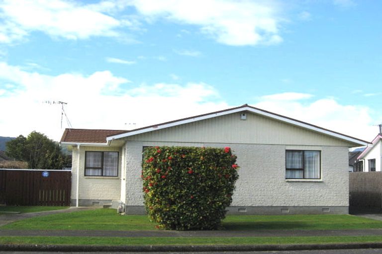 Photo of property in 42 Rimu Street, Levin, 5510