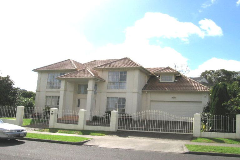 Photo of property in 31 Rochester Crescent, Somerville, Auckland, 2014