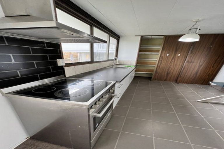 Photo of property in 1/520 Beach Road, Murrays Bay, Auckland, 0630