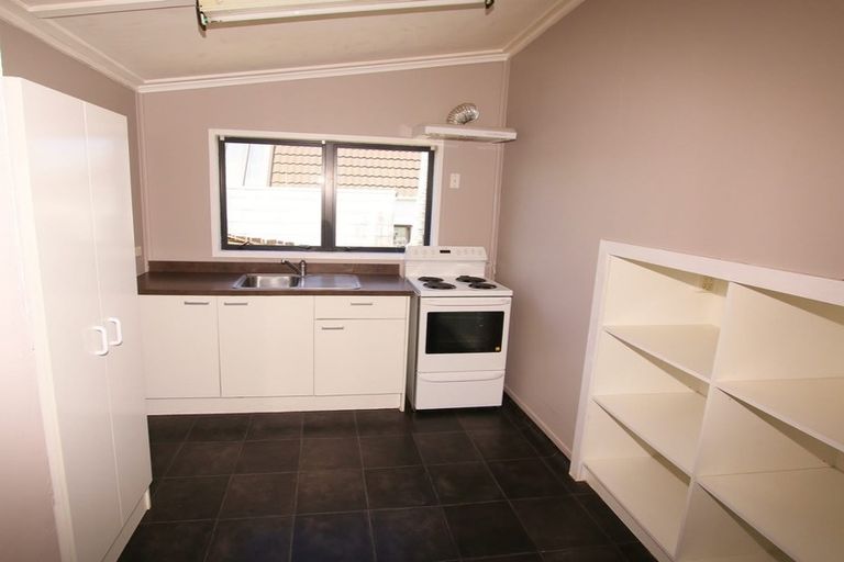 Photo of property in 10a Lewis Street, Blockhouse Bay, Auckland, 0600