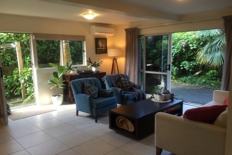 Photo of property in 3/4a Corrella Road, Belmont, Auckland, 0622