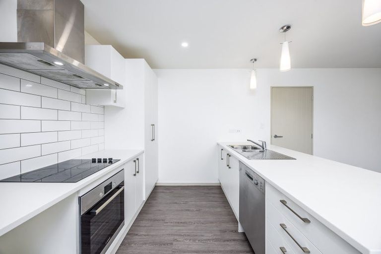 Photo of property in 33 Carole Crescent, Pakuranga, Auckland, 2010