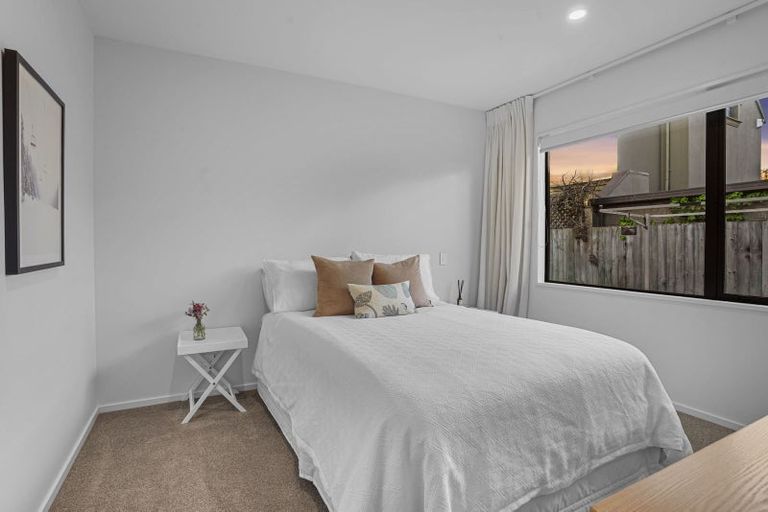 Photo of property in 3/129 Aikmans Road, Merivale, Christchurch, 8014