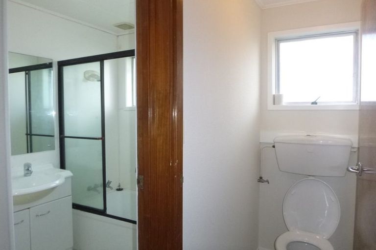 Photo of property in 1/36a Sunnynook Road, Sunnynook, Auckland, 0620