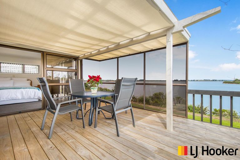 Photo of property in 21 St Annes Crescent, Wattle Downs, Auckland, 2103