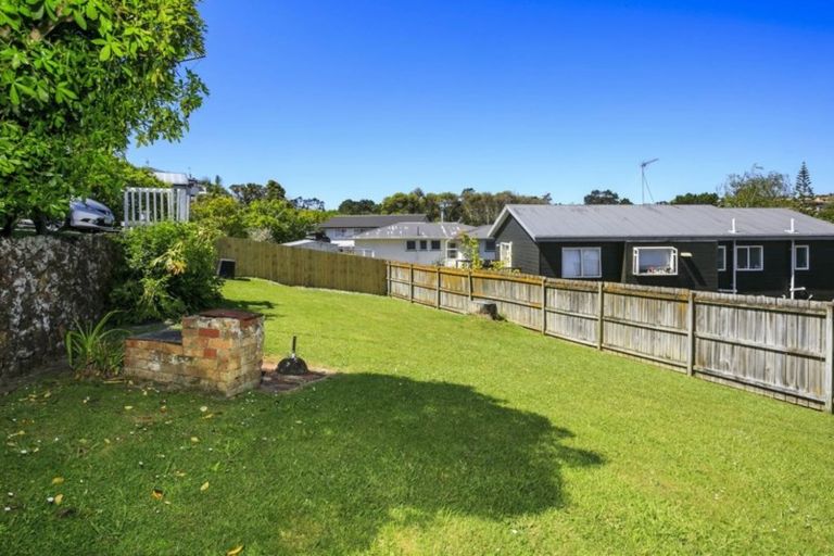 Photo of property in 43 Juniper Road, Sunnynook, Auckland, 0620
