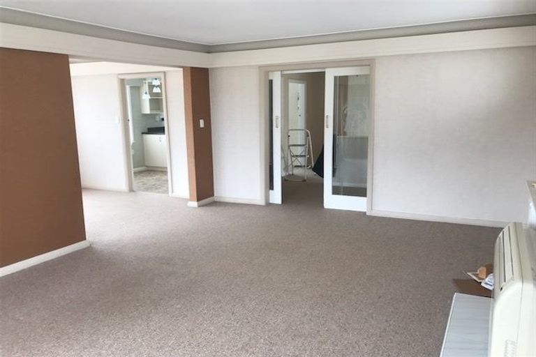 Photo of property in 37 Tio Tio Road, Miramar, Wellington, 6022