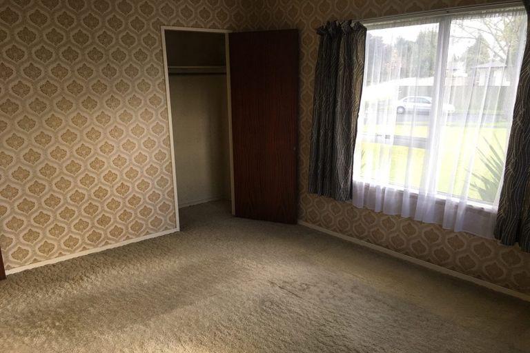 Photo of property in 37 Oakfield Crescent, Pukete, Hamilton, 3200