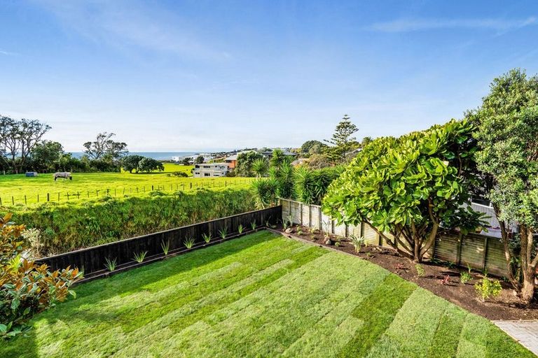 Photo of property in 3 Baring Terrace, Strandon, New Plymouth, 4312