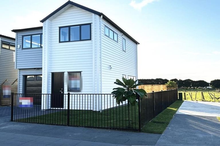 Photo of property in 27 Arahopu Place, Papakura, 2110