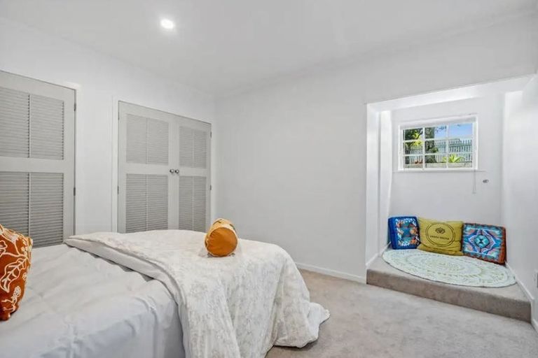 Photo of property in 2/17 Sartors Avenue, Northcross, Auckland, 0630