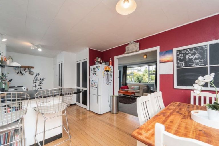 Photo of property in 10 Udy Street, Greytown, 5712