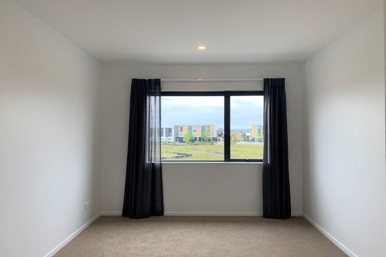 Photo of property in 35 Peihana Road, Hobsonville, Auckland, 0616