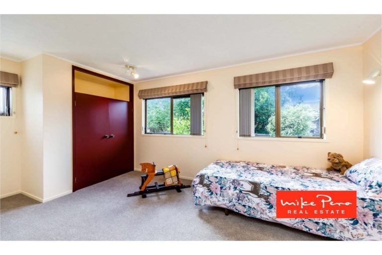 Photo of property in 7 Pokapu Street, Titirangi, Auckland, 0600