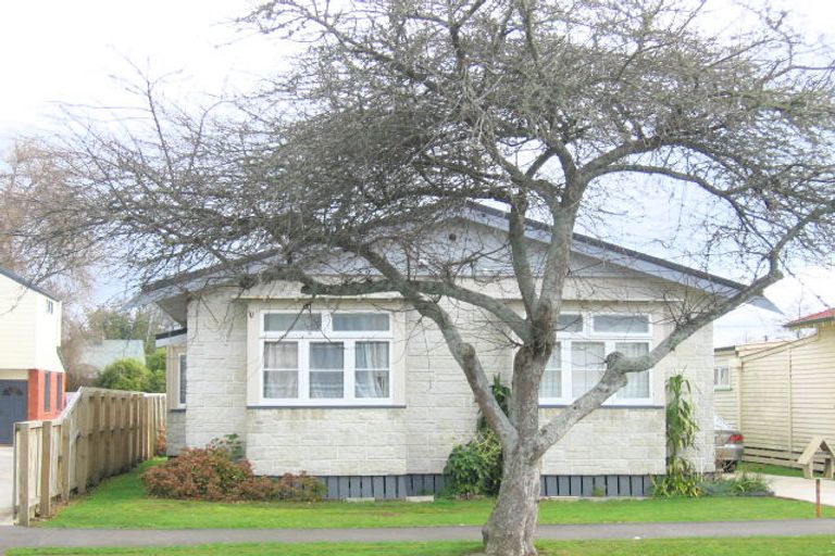 Photo of property in 2 Lyon Street, Frankton, Hamilton, 3204