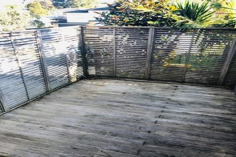 Photo of property in 1/43 Seaton Road, Murrays Bay, Auckland, 0630