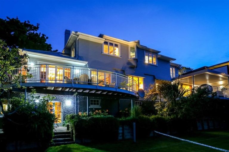 Photo of property in 39 Fillis Street, New Plymouth, 4310