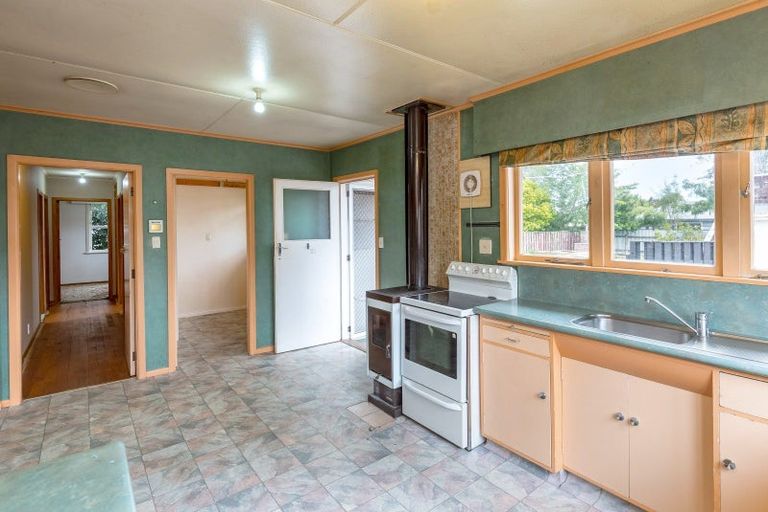 Photo of property in 17 Philip Street, Carterton, 5713