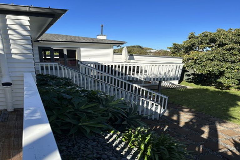 Photo of property in 25 Lysnar Street, Okitu, Gisborne, 4010