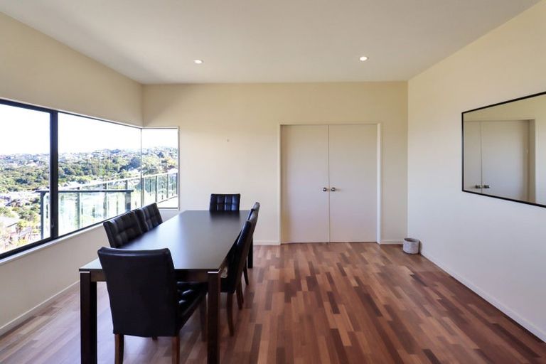 Photo of property in 122 Viewmont Drive, Harbour View, Lower Hutt, 5010