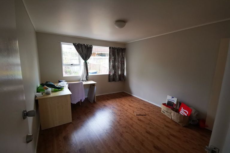 Photo of property in 3/14 Cezanne Place, New Lynn, Auckland, 0600