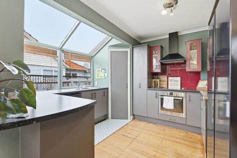 Photo of property in 24 Maxwell Avenue, Durie Hill, Whanganui, 4500