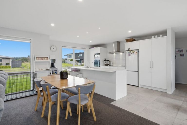 Photo of property in 96 Penetaka Heights, Pyes Pa, Tauranga, 3112