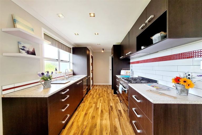 Photo of property in 11 Kimball Place, Johnsonville, Wellington, 6037