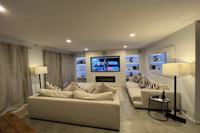 Photo of property in 1/28 Gulf View Road, Murrays Bay, Auckland, 0630