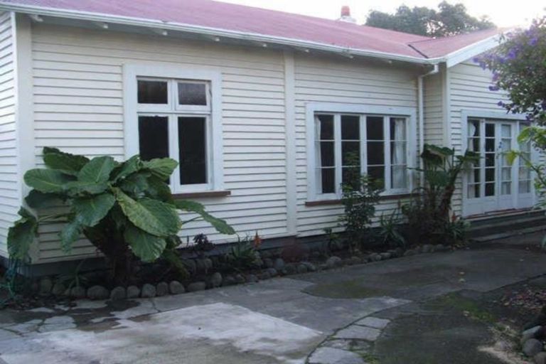 Photo of property in 6 Wakefield Street, Welbourn, New Plymouth, 4310