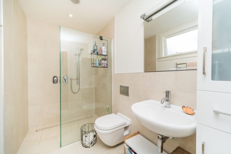 Photo of property in 105b Pahiatua Street, Hokowhitu, Palmerston North, 4410