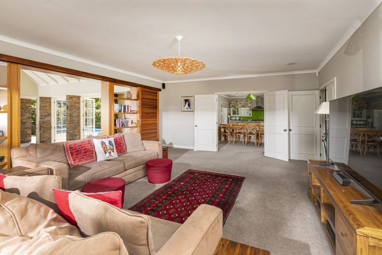 Photo of property in 21 Koraha Road, Kumeu, 0892
