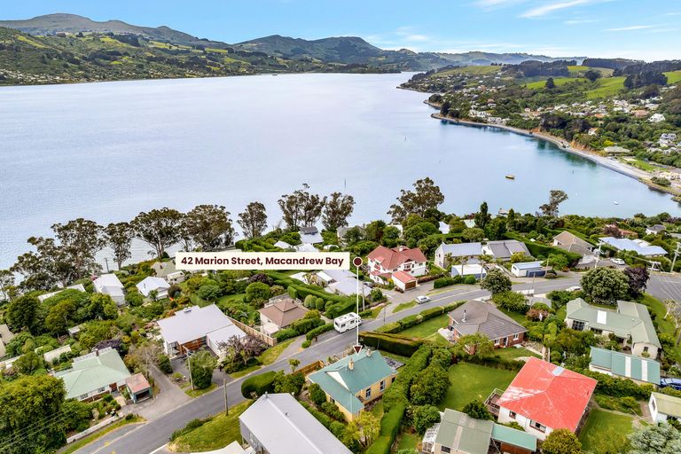 Photo of property in 42 Marion Street, Macandrew Bay, Dunedin, 9014