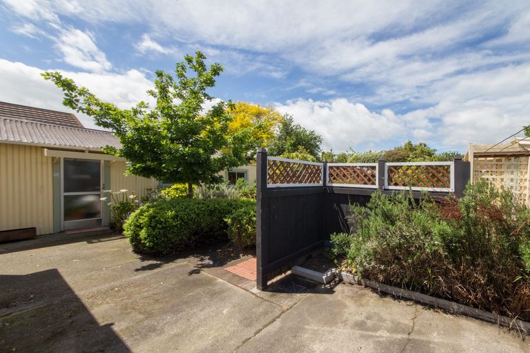 Photo of property in 34 Florence Avenue, Palmerston North, 4414